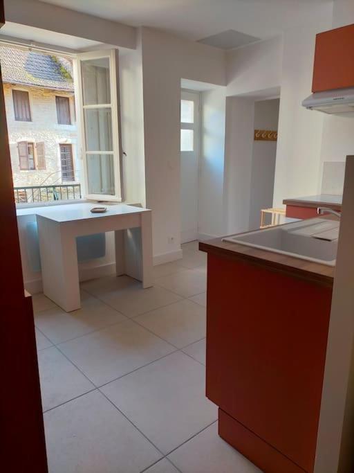 "Le Boheme", Logement Cosy, Au Calme Vertrieu 外观 照片