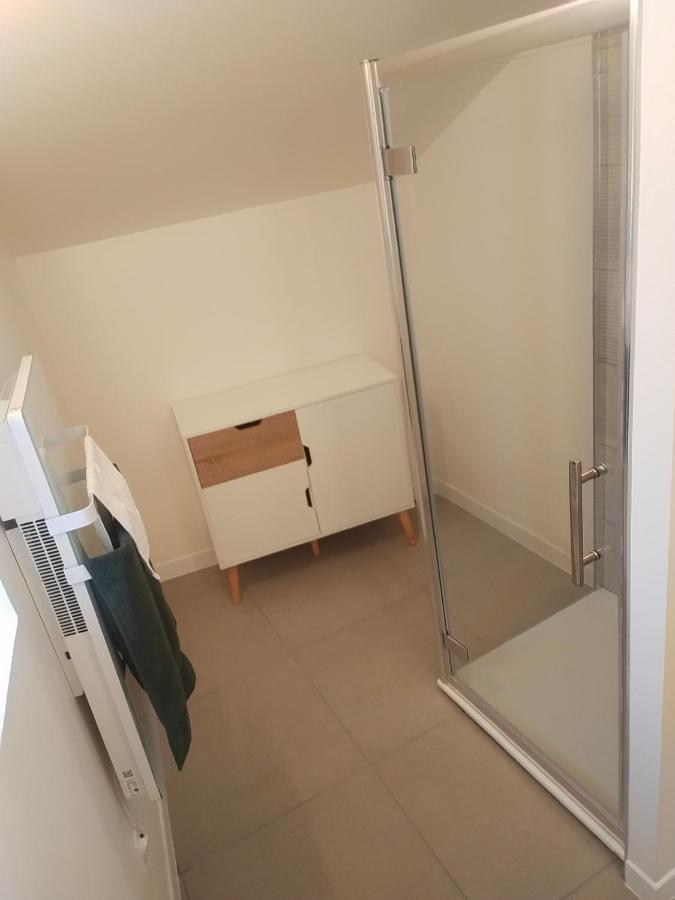 "Le Boheme", Logement Cosy, Au Calme Vertrieu 外观 照片